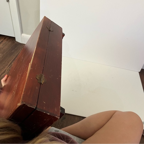 1881 Rogers Silverplate Oneida LTD. Enchantment 59 Piece & Wooden Chest - Picture 12 of 13